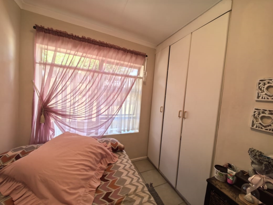 3 Bedroom Property for Sale in Fraaiuitsig Western Cape